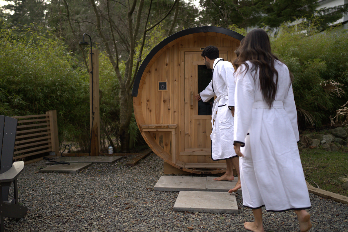 Nootka Saunas 8ft Sauna electric Black High Performance Metal